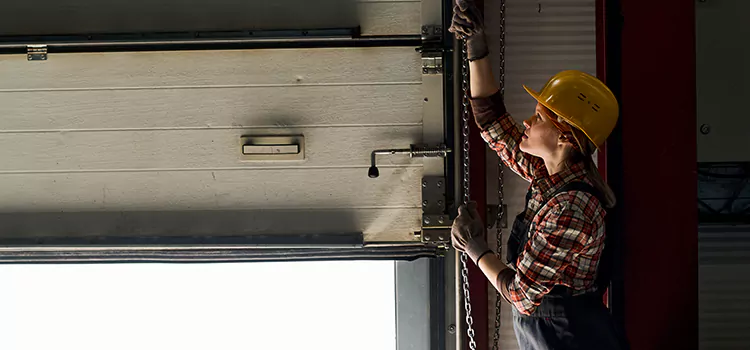 Addressing Common Garage Door Stoppage Issues in Kissimmee, FL